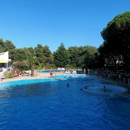 샬레 Pool & Veranda *
