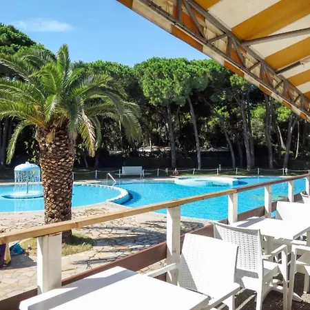 Pool & Veranda * Baia Domizia